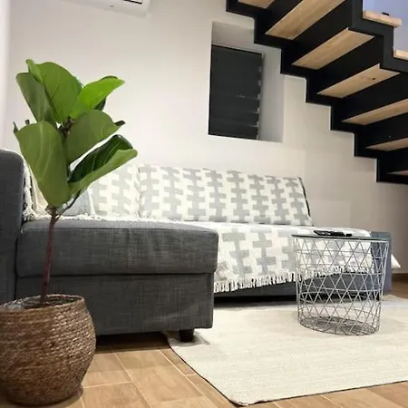 アパート Statha's ギシオ